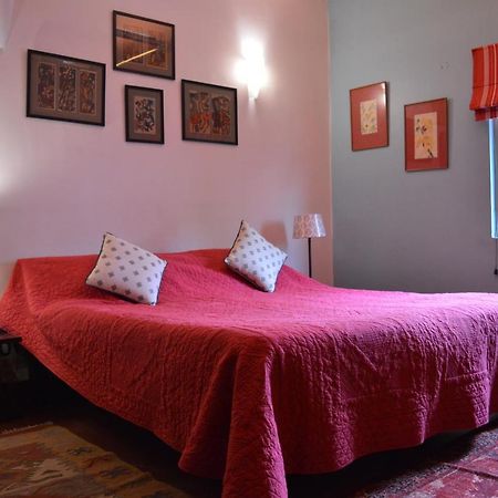G 49 Bed & Breakfast Nové Dillí Exteriér fotografie